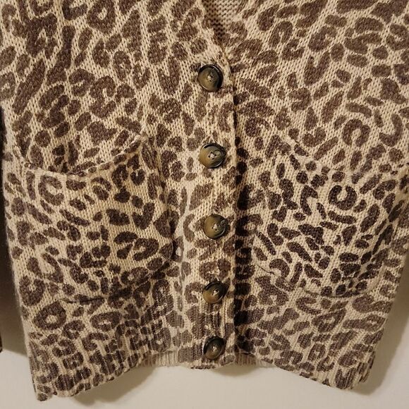 NWOT MODA international Animal Print Button Closure Cardigan - Picture 4 of 4